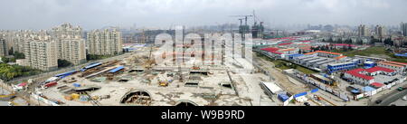 ---- Blick auf die Baustelle für das Shanghai World Expo 2010 in Shanghai, China, 20. Oktober 2008, wenn die Stiftung arbeitet für majo Stockfoto