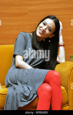 Taiwanesische Schauspielerin Shu Qi ist auf einer Pressekonferenz gesehen der Film zu fördern, wenn Sie sind das 2, in Guangzhou City, South China Guangdong Provinz, Stockfoto