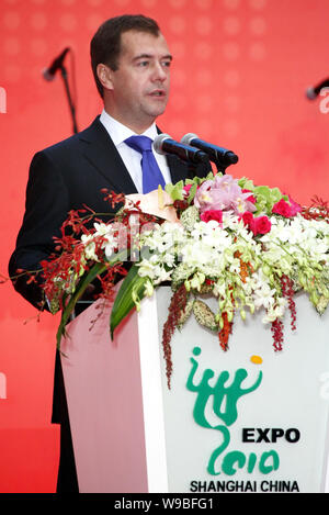 Der russische Präsident Dmitri Medwedew spricht an einem Festakt zum Russland Pavillon Tag in der World Expo Park in Shanghai, China, 28. September 201 Stockfoto