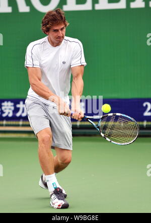 Russische Tennisprofi Igor Andreev spielt einen Schuß während einer Trainingseinheit für Shanghai Rolex Masters 2010 in Shanghai Qi Zhong Tennis Cen Stockfoto