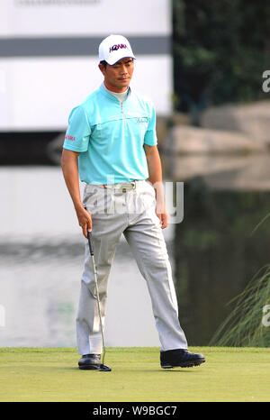 Chinesischer Golfspieler Liang Wenchong ist während des zweiten Tages der HSBC Champions Golf Turnier an der Sheshan International Golf Club in Shanghai gesehen, Stockfoto