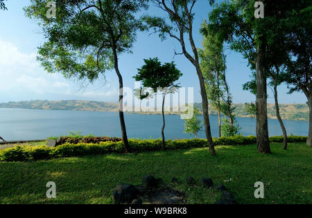 Bhandardara Stausee in der Nähe von Igatpuri, in den Western Ghats von Indien. In der Tehsil Akole Ahmednagar district Maharashtra, Indien. Stockfoto