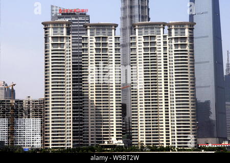 ---- Blick auf den High-End Residential Apartment Gebäude von Tomson Riviera in der Lujiazui Finanzviertel in Pudong, Shanghai, China, 18. Mai 2. Stockfoto