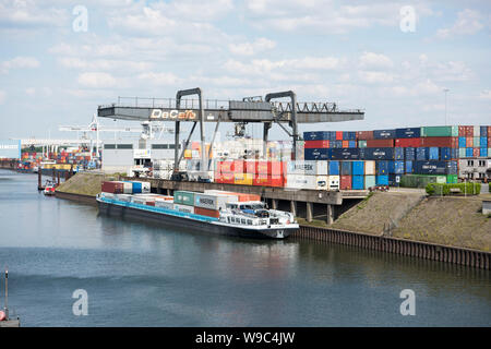 Deutschland, Duisburg, Einfahrt zum Hafen, rechts Duisburger Hafenverwaltung Stockfoto