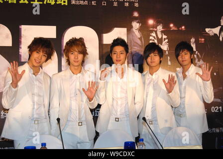Die fünf Mitglieder der Koreanischen pop Gruppe SS501 während einer Pressekonferenz für ihre Konzert in Shanghai, China, 12. November 2009 gesehen werden. Der pop Stockfoto