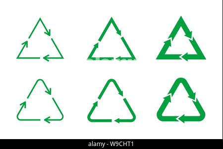 Dreieckigen Pfeile Zeichen gesetzt. Satz von Green recycling Symbole. Dreieck loop Symbol auf weißem Hintergrund. Verschiedene Dreiecke, die Zirkulation. Stock Vektor