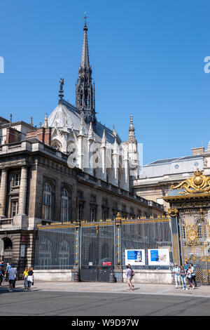 Gotische Architektur der Sainte-Chapelle neben dem Palais de Justice, Ile de la Cité, Paris, Frankreich Stockfoto