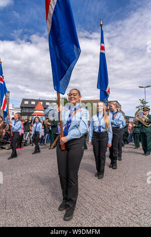 Die isländischen Pfadfinder, die an den Feierlichkeiten der Tag der Unabhängigkeit, Juni 17, Reykjavik, Island Stockfoto