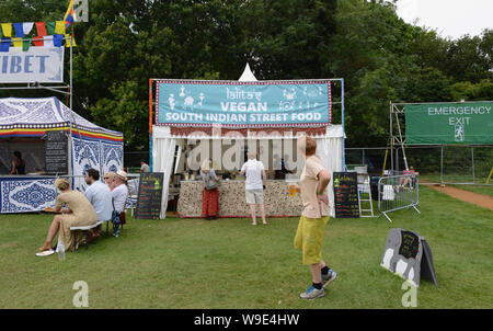 Essen, Catering, veganes Essen im Freien Festival abgewürgt. Stockfoto