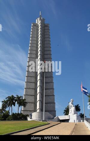 Havanna, Kuba - Januar 30, 2011: Jose Marti Denkmal auf dem Platz der Revolution in Havanna, Kuba. Berühmte Denkmal ist 109 m hoch und ist damit einer der höchsten Buil Stockfoto