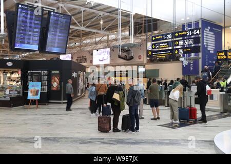 Göteborg, Schweden - 28. AUGUST 2018: Passagiere besuchen Göteborg Landvetter Flughafen in Schweden. Es ist die 2. größte Flughafen in Schweden mit 6,8 Milli Stockfoto