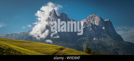 Die Seis am Schlern, Dolomiten, Kastelruth, Castelrotto in Italien gesehen Stockfoto