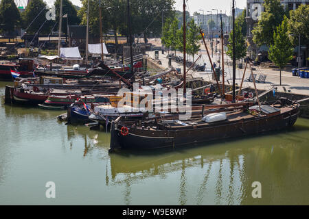 Rotterdam, Holland - Juli 30, 2019: historische Schiffe in der Oude Haven, den alten Hafen, Teil der maritimen Bezirk Stockfoto