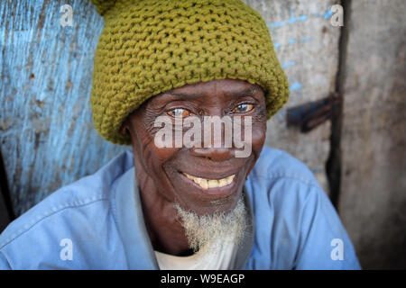 Happy Old Fisherman der Ga Menschen im Fischerdorf Jamestown in Accra, Ghana Stockfoto