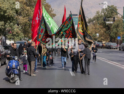 Schiiten auf die Straße, während des heiligen Monats Muharram der Tod des dritten Imam Hussein zu gedenken, die mehr als 1300 Jahren in Kerbela Stockfoto