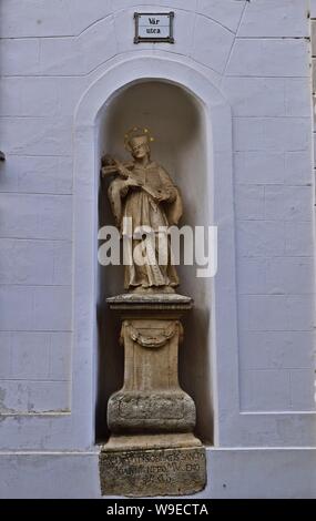 Statue des Hl. Johannes von Nepomuk in der alten Stadt Veszprem, Ungarn Stockfoto