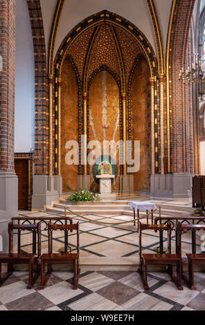 Altar in der Kathedrale von St. Michael, der Erzengel und St. Florian der Märtyrer Interieur in Warschau, Polen Stockfoto
