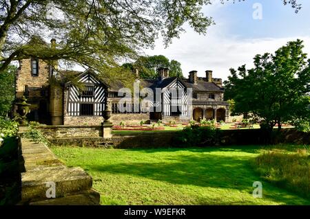 Shibden Hall und das Grundstück in Shibden Park. Stockfoto