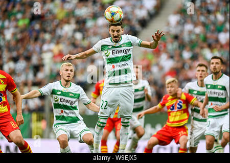 Filip Mladenovic von Lechia Gdansk in Aktion während der Pko Ekstraklasa Liga Match zwischen Lechia Gdansk und Jagiellonia Bialystok. (Endstand; Lechia Gdansk 1:1 Jagiellonia Bialystok) gesehen. Stockfoto