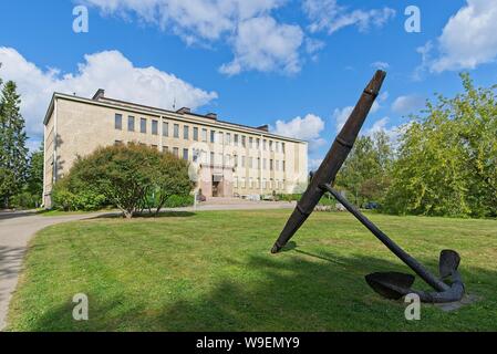 Nord-österbotten Museum (Museo Pohjois-Pohjanmaan) in Hupisaaret Inseln City Park (Ainolan Puisto Garten) in Oulu, Finnland Stockfoto