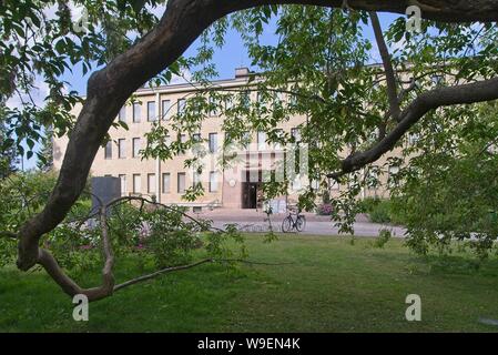 Nord-österbotten Museum (Museo Pohjois-Pohjanmaan) in Hupisaaret Inseln City Park (Ainolan Puisto Garten) in Oulu, Finnland Stockfoto