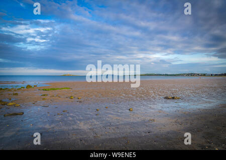 Recration am Sandstrand in Skerries, Co Dublin, Irland Stockfoto