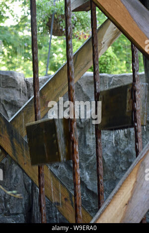 Wasser Rad Eimer Stockfoto
