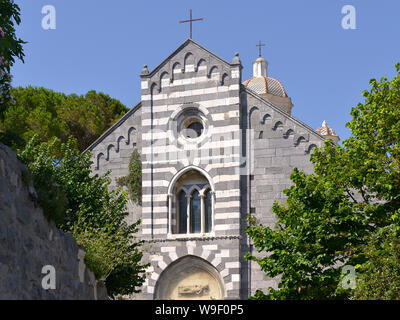 Fassade der Kirche San Lorenzo in Portovenere (oder Porto Venere), ist eine Gemeinde an der ligurischen Küste von Italien in der Provinz La Spezia Stockfoto