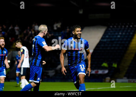 Rochdale, Großbritannien. 13. Aug 2019. Rochdale vorwärts Rekeil Pykes feiert Nachdem er 2-2 während der carabao Pokalspiel zwischen dem Rochdale und Bolton Wanderers an Spotland Stadion, Rochdale am Dienstag, dem 13. August 2019. Nur die redaktionelle Nutzung, eine Lizenz für die gewerbliche Nutzung erforderlich. Foto darf nur für Zeitung und/oder Zeitschrift redaktionelle Zwecke (Credit: Andy Whitehead | MI Nachrichten) Credit: MI Nachrichten & Sport/Alamy Live-Nachrichten verwendet werden. Stockfoto