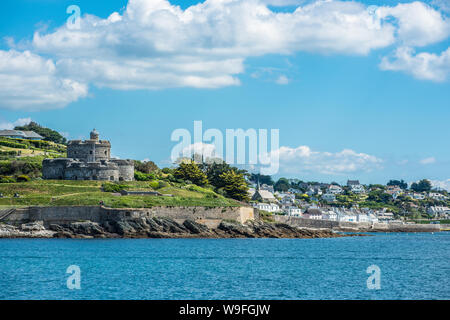 St Mawes Castle ist eine Artillerie fort von Henry VIII, Roseland Halbinsel, Cornwall, England, Großbritannien gebaut. Stockfoto