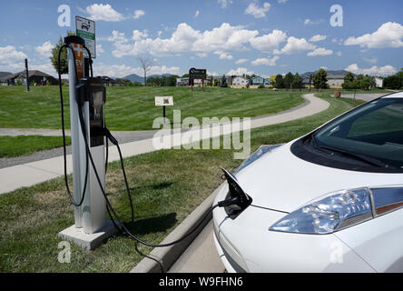 Elektroauto aufladen, Colorado Stockfoto