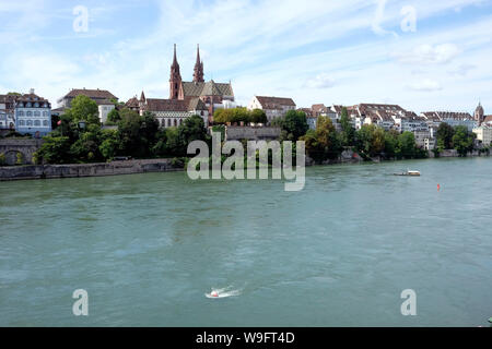 Blick auf die Skyline von Basel, Rhein, Schweiz Stockfoto