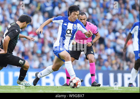 Porto, Portugal. 13 Aug, 2019. Shoya Nakajima (Porto), 13. August 2019 - Fußball: UEFA Champions League dritte qualifikationsrunde 2 bein Übereinstimmung zwischen FC Porto 2-3 FC Krasnodar im Estadio do Dragao in Porto, Portugal. Credit: Itaru Chiba/LBA/Alamy leben Nachrichten Stockfoto