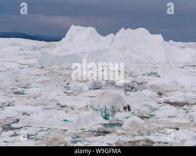 Grönland Ilulissat Icefjord grossen Eisbergs und Eis von riesigen Gletscher sehr durch die globale Erwärmung und Klimawandel betroffen. Stockfoto