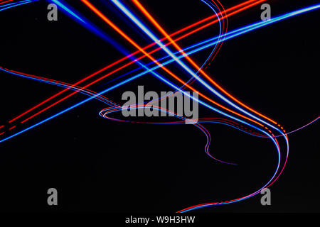 Abstrakte Licht TRAILS VON DRONE in den NACHTHIMMEL Stockfoto