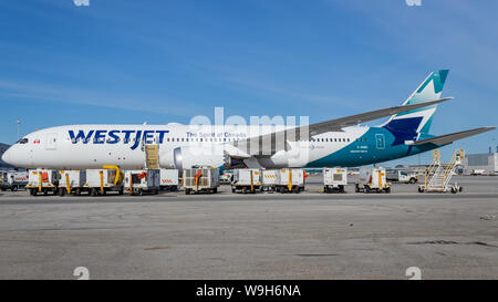 Neue WestJet Airlines Boeing 787-9 Dreamliner am Toronto Pearson Intl geparkt. Flughafen. Stockfoto