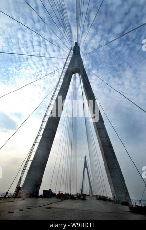 Anzeigen von Hangzhou Bay Bridge im Osten China Zhejiang Provinz vom 26. Juni 2007 Enden der Welten am längsten See Brücke, die zwischen Hangzhou Bay in der Nähe von Shangha Stockfoto