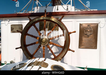 KIEL, Deutschland - Juni 22, 2019: Während der Kieler Woche 2019 die spanische Marine Schulschiff 'Juan Sebastian Elcano' mit militärischen Ehren empfangen wurde. Stockfoto