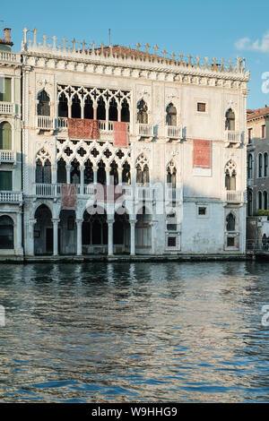 Die Ca' d'Oro auf dem Canal Grande, Venedig Stockfoto