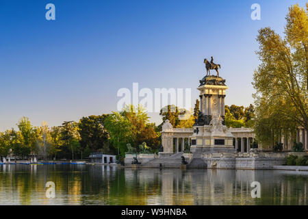 Madrid Spanien, City Skyline im El Retiro Park Stockfoto