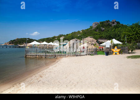 Strand und der Ort von Sao Bien in der Bucht von Cam Ranh, South China Sea, Ninh Thuan, Vietnam, Asien, 30074595 Stockfoto