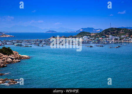 Felsige Küste Landschaft in der Nähe der schwimmenden Markt Binh Vinh Hung an Hy, South China Sea, Ninh Thuan, Vietnam, 30074663 Stockfoto