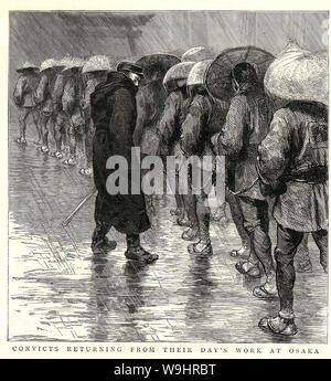 [1890s Japan - Japanische Gefangene] - einem Polizisten wachen Gefangene, tragen sugegasa (segge - gewebt Hüte) und waraji (Stroh Sandalen), die Rückkehr ins Gefängnis nach einem Tag sind. Veröffentlicht in der britischen Wochenzeitung Die Grafik am 15. April 1893 (Meiji 26) dargestellt. Original text: "überführt der Rückkehr von Ihrem Tag in Osaka.' aus dem 19. Jahrhundert vintage Zeitung Abbildung. Stockfoto