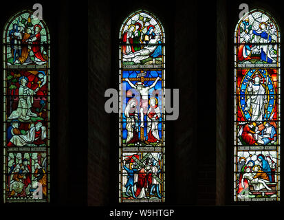 Viktorianische Glasmalereien osten Fenster, Rutsche Kirche, Wiltshire, England, Großbritannien von Heaton, Butler & Bayne 1869 Stockfoto