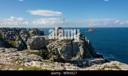 Camaret-sur-Mer. Tas de Pois von Pointe de Pen-Hir, Halbinsel Crozon. Finistère. Frankreich Stockfoto