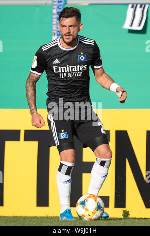 Chemnitz, Deutschland. 11 Aug, 2019. Tim LEIBOLD (HH) mit Kugel, Single Action mit Kugel, Aktion, vollständige Abbildung, Hochformat, Fußball, DFB-Pokal, 1.hauptrunde, Chemnitzer FC (C) - HSV Hamburg Hamburg Hamburg (HH) 5:6 iE am 08/11/2019 in Chemnitz/Deutschland. € | Nutzung der weltweiten Kredit: dpa/Alamy leben Nachrichten Stockfoto