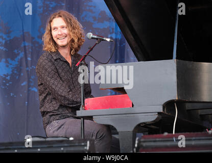 Adan Wakeman von Wilson und Wakeman führt an der Cropredy Fairport Convention, Banbury, Großbritannien. August 9, 2019 Stockfoto