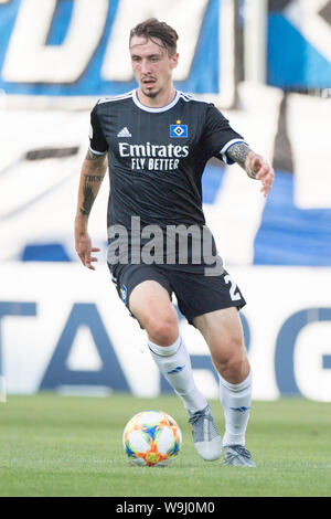 Chemnitz, Deutschland. 11 Aug, 2019. Adrian FEIN (HH) mit Kugel, Single Action mit Kugel, Aktion, vollständige Abbildung, Hochformat, Fußball, DFB-Pokal, 1.hauptrunde, Chemnitzer FC (C) - HSV Hamburg Hamburg Hamburg (HH) 5:6 iE am 08/11/2019 in Chemnitz/Deutschland. € | Nutzung der weltweiten Kredit: dpa/Alamy leben Nachrichten Stockfoto