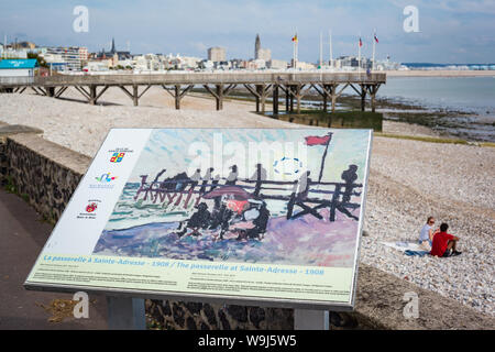 Eine Informationstafel mit dem Gemälde „La Passerelle a Sainte Adresse“ von Albert Marquet an der Küste in Sainte Adresse, Le Havre, Normandie Stockfoto