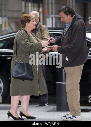 Abfahrt der Gäste nach dem Andrew Marr Show bei der BBC London Mit: Emily Thornberry Wo: London, Großbritannien Wann: 14 Aug 2019 Quelle: Wheatley/WANN Stockfoto